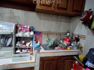 RUMAH SIAP HUNI NYAMAN 3 LANTAI AKSES JALAN 2 MOBIL