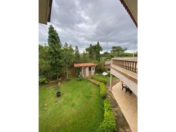 Se Vende amplia casa con piscina en LA CHORRERA , rea Oeste