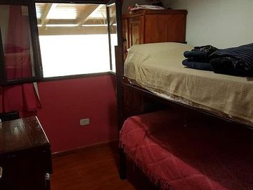 Casa de 5 dormitorios - con pileta - Quincho - Cava para vinos - Funes