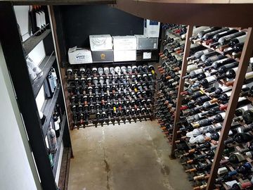 Casa de 5 dormitorios - con pileta - Quincho - Cava para vinos - Funes