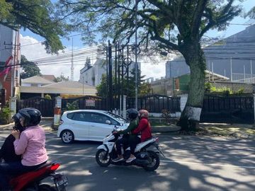 Tanah Poros Jalan raya tlogomas (sebelah fave hotel) 15 Milyar