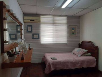 Venta casa de 3 dormitorios en Urdesa Norte