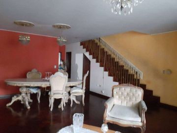 Venta casa de 3 dormitorios en Urdesa Norte