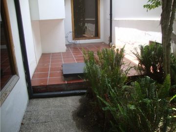 VENDO RESIDENCIA CUMBAYA SECTOR UNIVERSIDAD SAN FRANCISCO EL PASEO