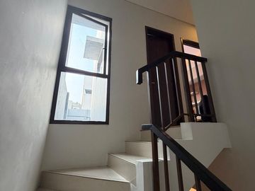 Rumah Dijual Full Furnished di The Eminent Prestigia BSD City Dekat AEON Mall, ICE BSD & Tol - Siap Huni