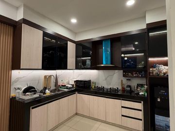 Rumah Dijual Full Furnished di The Eminent Prestigia BSD City Dekat AEON Mall, ICE BSD & Tol - Siap Huni