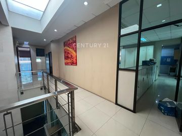 Disewa Komersial Office Space Di Pinggir Jalan Raya Utama Sisinga