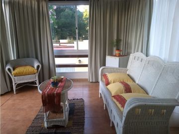 Chalet 5 ambientes con parque. Zona Bosque de Peralta Ramos