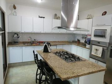 VENTA CASA EN CLÚSTER CON RECÁMARA EN PB LOMAS DE ANGELÓPOLIS PUEBLA CAS 3704 PUE/PC