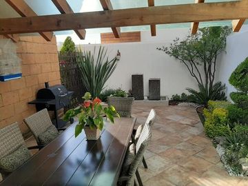 VENTA CASA EN CLÚSTER CON RECÁMARA EN PB LOMAS DE ANGELÓPOLIS PUEBLA CAS 3704 PUE/PC