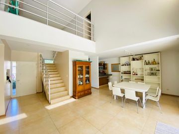 Casa en venta en Parque Leloir