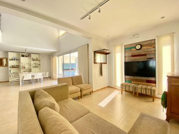 Casa en venta en Parque Leloir