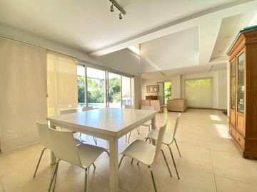 Casa en venta en Parque Leloir