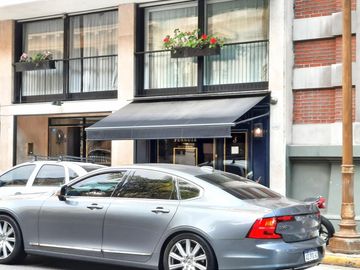 Av. Alvear al 1600 - Recoleta // VENTA con renta: 3 ambientes con dependencia