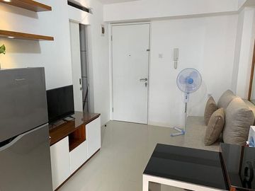 JUAL Apartemen Bassura City 2BR Furnish Flamboyan 550 juta CASH