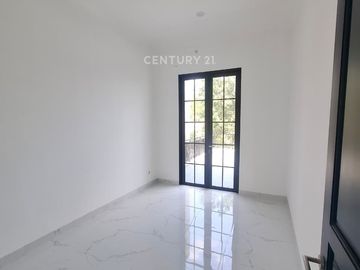 Rumah Hook Siap Huni Harga Menarik Bebas Banjir Dekat Bintaro