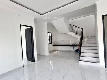 Rumah Hook Siap Huni Harga Menarik Bebas Banjir Dekat Bintaro