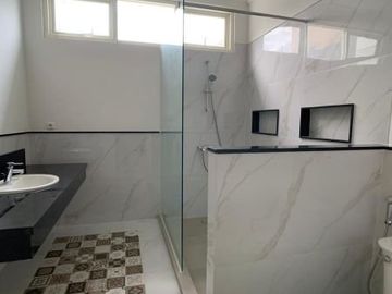 *Dijual Rumah VILLA BUKIT REGENCY 3 , Pakuwon Indah Surabaya Barat
