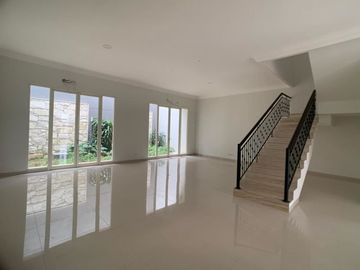 *Dijual Rumah VILLA BUKIT REGENCY 3 , Pakuwon Indah Surabaya Barat