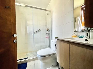Venta casa Pinares de Montemar, Concón.  Moderna, finas terminaciones