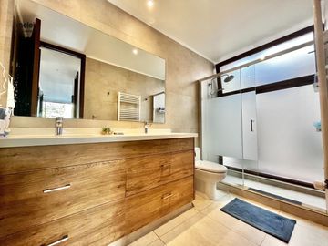 Venta casa Pinares de Montemar, Concón.  Moderna, finas terminaciones