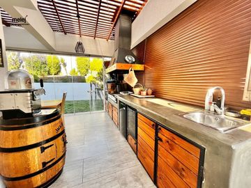 Venta casa Pinares de Montemar, Concón.  Moderna, finas terminaciones