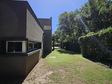 Casa en venta 4 amb en Parque Leloir