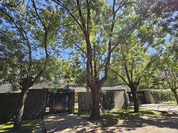 Casa en venta 4 amb en Parque Leloir