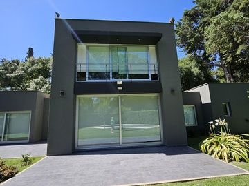 Casa en venta 4 amb en Parque Leloir