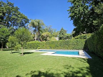 Casa en venta 4 amb en Parque Leloir