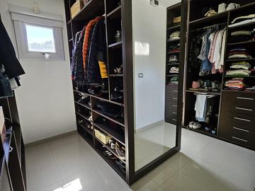 Casa en venta 4 amb en Parque Leloir