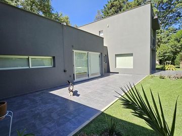 Casa en venta 4 amb en Parque Leloir