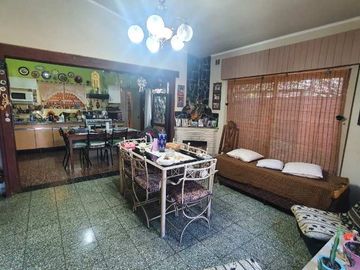 Casa con Departamento en venta en San Antonio de Padua Sur