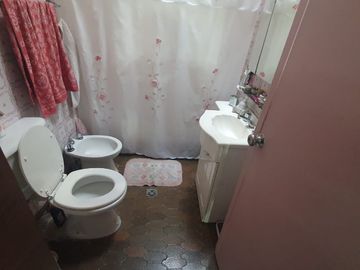 Casa con Departamento en venta en San Antonio de Padua Sur