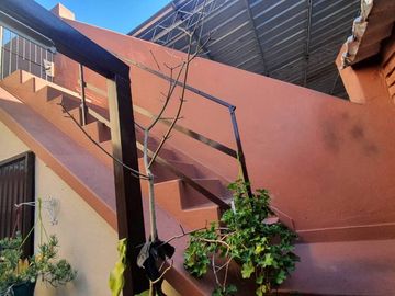 Casa con Departamento en venta en San Antonio de Padua Sur