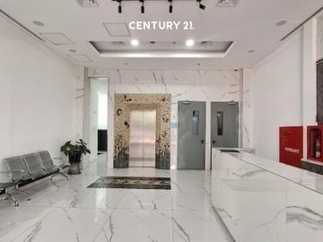 Gedung 5 Lantai Dengan Lokasi Premium Di Jl Raya Lebak Bulus