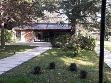 CASA QUINTA moderna pract. a estrenar 4780 m2 arbol. añosa 8 amb. novoa propiedades