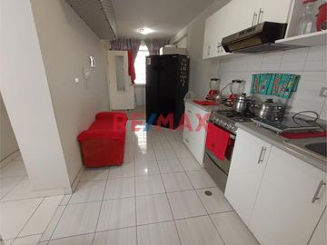 ¡Descubre tu próximo hogar en la Urbanización Villa del Norte, Chiclayo!

Este amplio departamento de 102.46 m² tiene todo lo que necesitas:

Sala