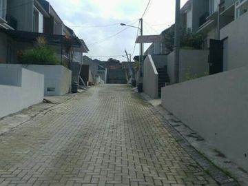 Rumah ready stock dekat dengan lokasi Tol Pasteur nih Rumah 2 lantai di Sariwangi Bangunan Baru dan LUX