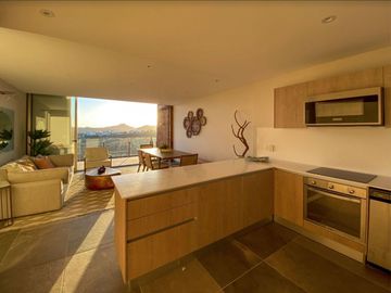 Apartamento a 6 minutos de la playa, alberca de adultos y familiar, residencial