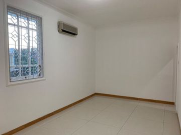 Disewakan Rumah 2 Lantai Villa Sentra Raya Citraland Surabaya