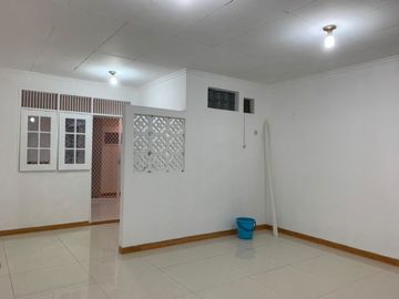 Disewakan Rumah 2 Lantai Villa Sentra Raya Citraland Surabaya