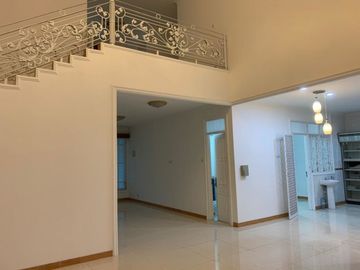 Disewakan Rumah 2 Lantai Villa Sentra Raya Citraland Surabaya