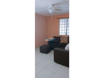 Se alquila acogedora casa en David, residencial céntrico y tranquilo
