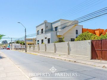 Amplia Propiedad en estratégico sector Comercial de Coquimbo