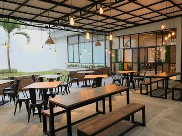 Rumah Usaha di Jalan Kapuas Hadap Selatan, Strategis