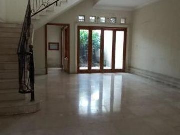 Rumah, di Kebayoran Baru,