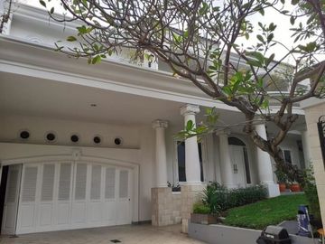 Rumah Sewa Mewah Dilengkapi Swimming Pool Di Pondok Indah 0109 - Br