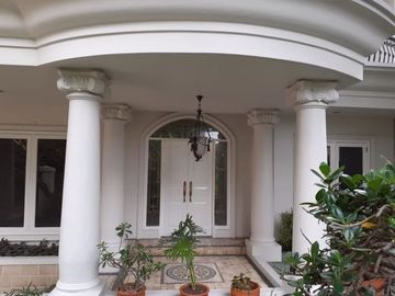 Rumah Sewa Mewah Dilengkapi Swimming Pool Di Pondok Indah 0109 - Br