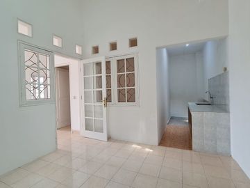 NUSALOKA BSD RUMAH SIAP HUNI LUAS 98 SHM DIJUAL CEPAT
